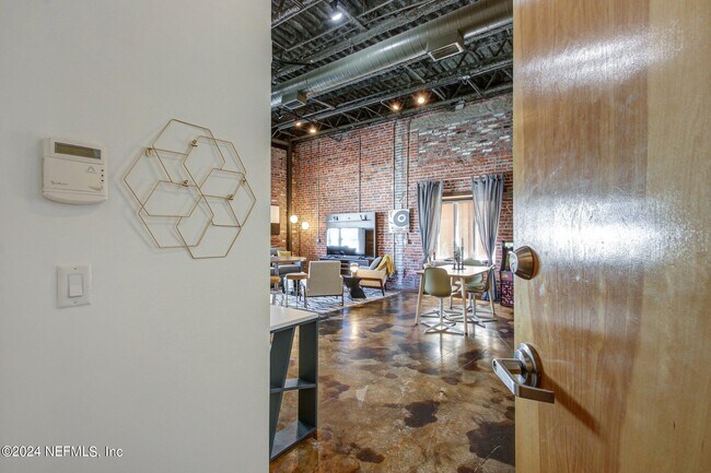 Photo - 1050 Hendricks Ave Unidad 101