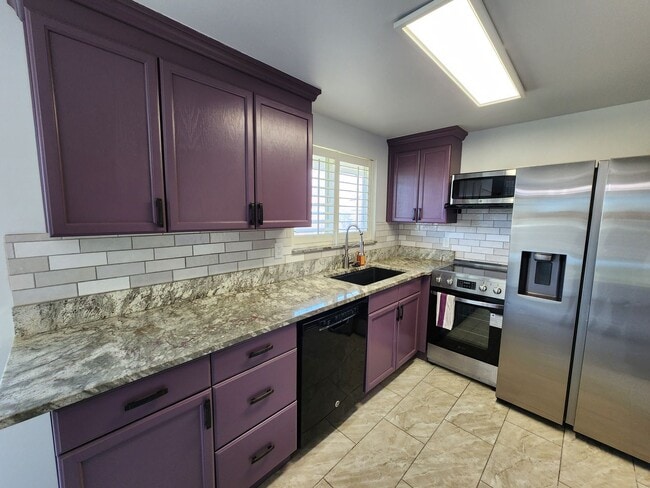 Photo - Sandy 4 bd 3 bath Single Family Stunner!