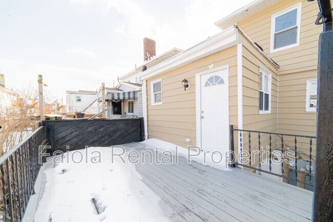 Photo - 115 N Delancy Pl Unit Apt B