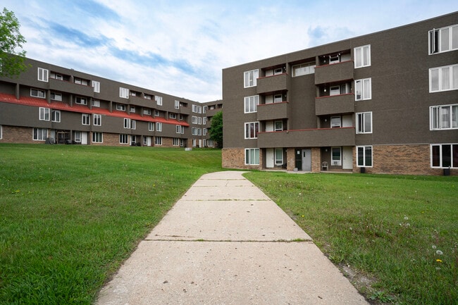 Photo - Marsh Manor Apartments
