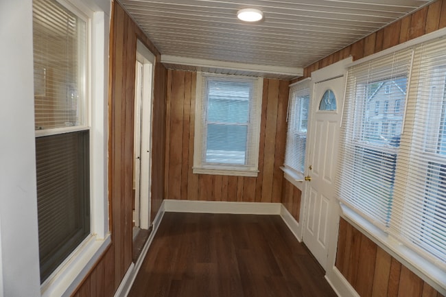 Photo - 210 Center St