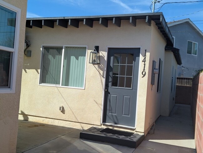 Building Photo - 1417-1419 Milton Ave. Unit 1419