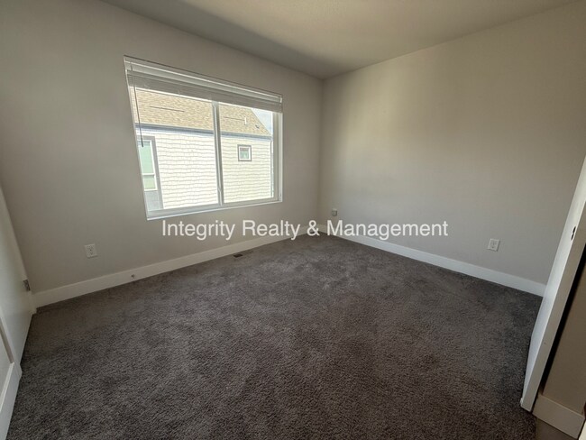 Photo - 5557 W 10th Ave