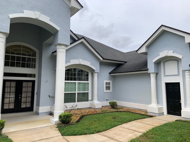 Photo - 5 Bedroom/3.5 Bathroom Pool Home On Cul-De-Sac Minutes from Downtown Windermere!!!