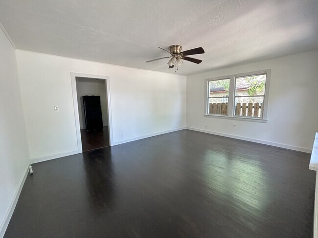 Photo - 607 W Center Ave