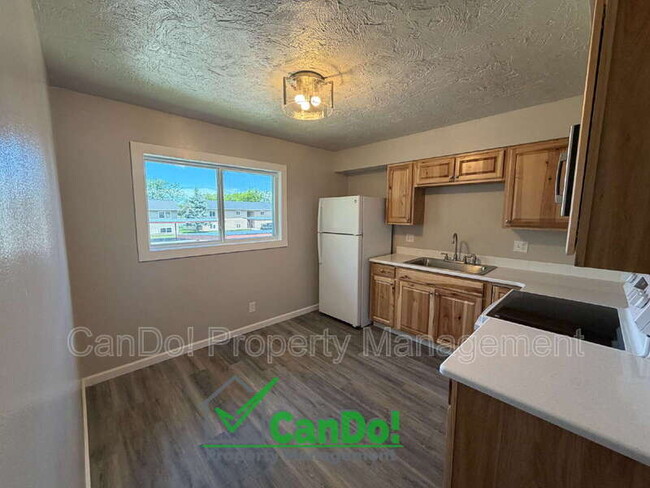 Photo - 270 Carol Dr Unit #1