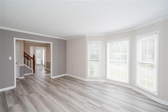 Photo - 3281 Mitsy Forest Way NE