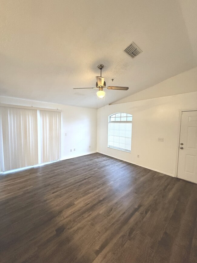 Photo - 455 Gallberry St