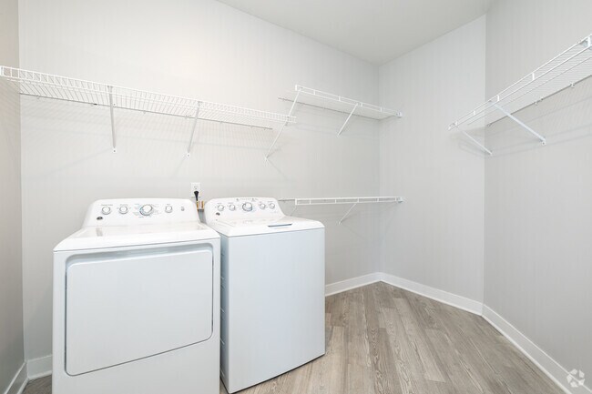 1 BR, 1 BA - 805 SF - Laundry / Closet