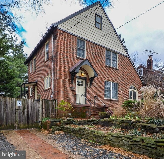 Photo - 7205 46th St