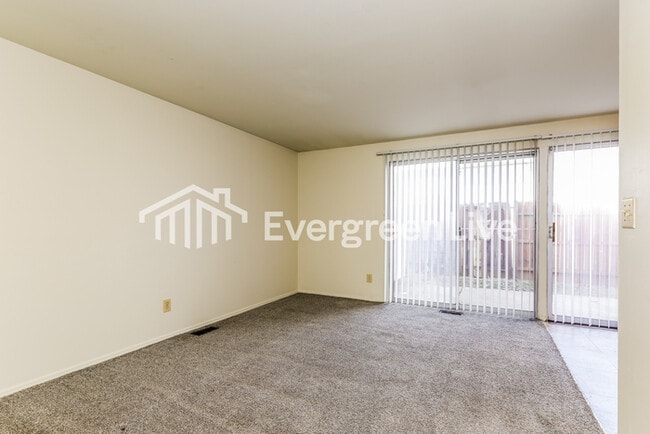 Photo - 7572 Mt Hood