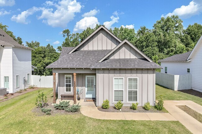 584 Piper Ave
