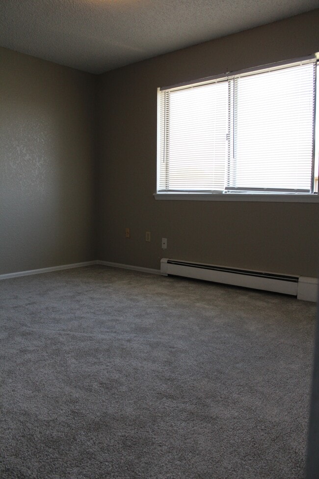 2404 West Ave