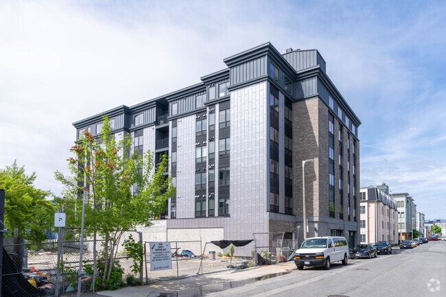 55 W 5th Street se encuentra en el sur de Boston. - SOBO Place