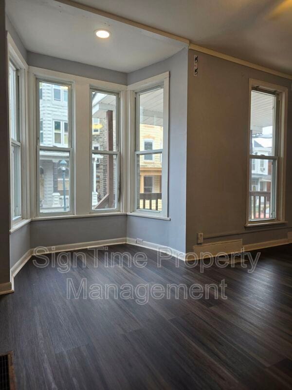 Building Photo - 235 Summit Ave Rental
