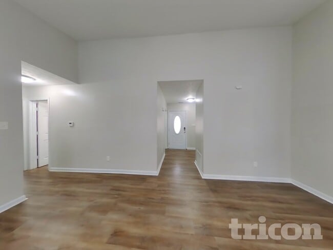 Photo - 3942 Jason Ave