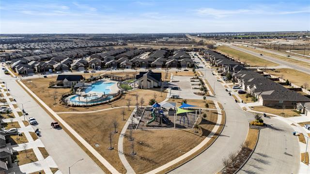 Photo - 16032 Farringdon St