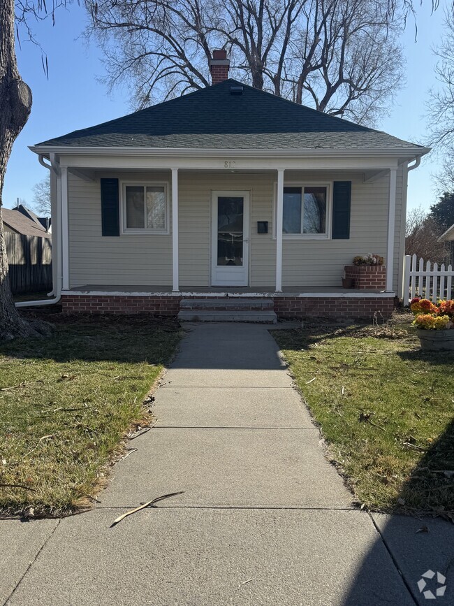 Building Photo - 812 Sherman St Rental