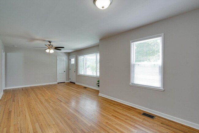 Photo - 3 BR 1 BA for Rent - 37415