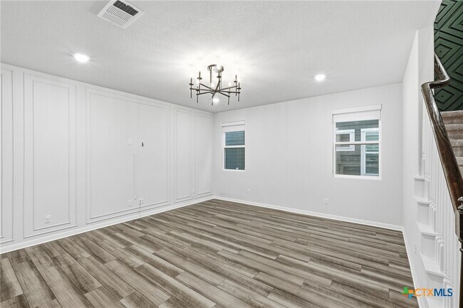 Photo - 1941 Winston Way