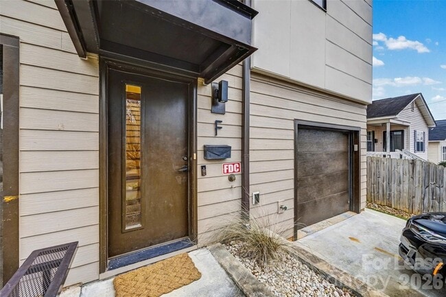 Photo - 840 E 18th St Unidad F