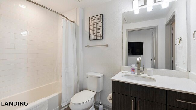 Photo - 1001 S Center St Unidad 2215