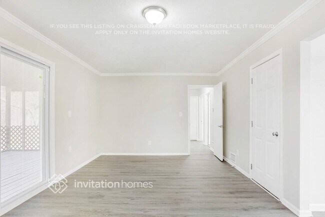 Photo - 2280 Sherwood Pl SW