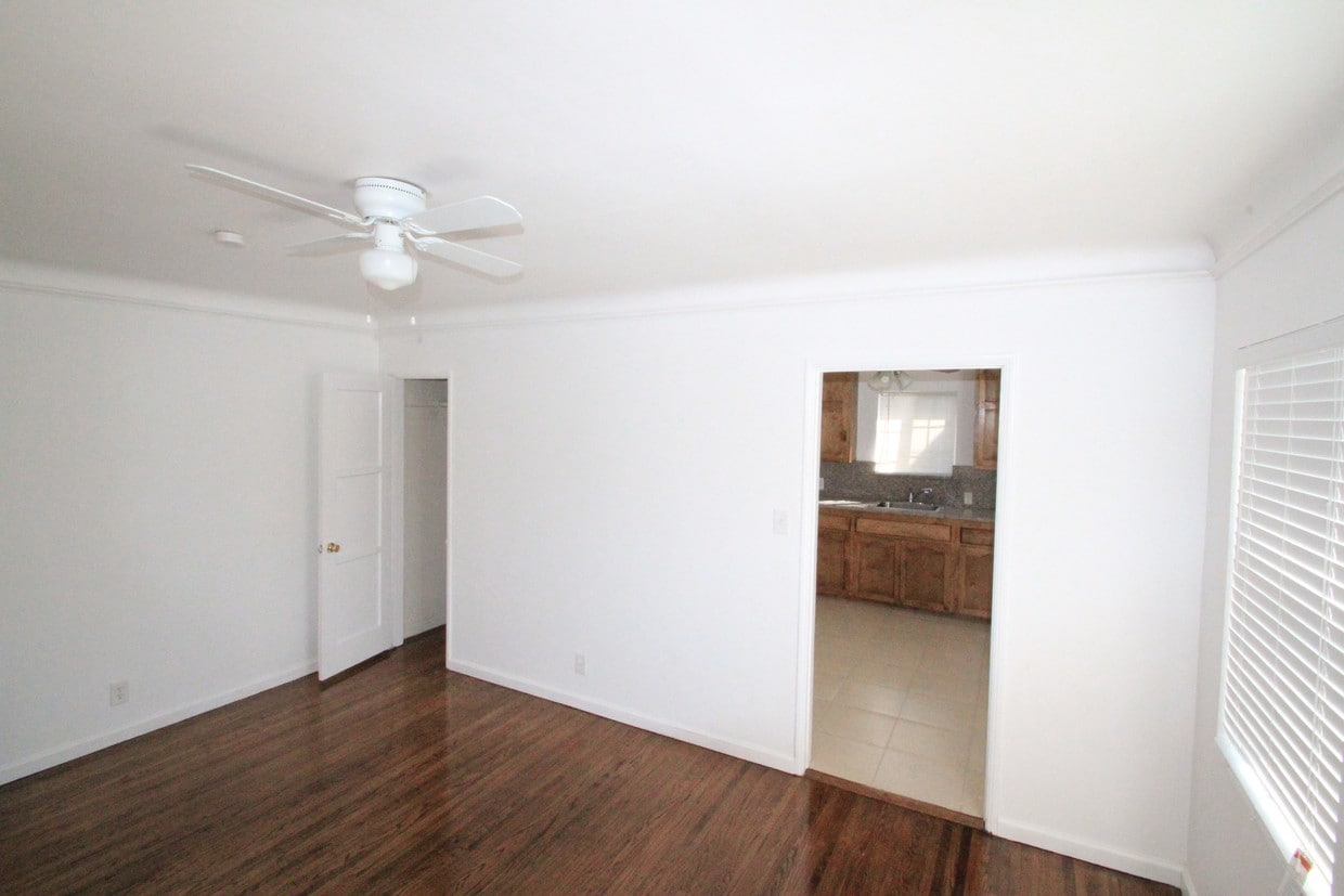 Photo - 500 Venice Way (Inglewood, CA)