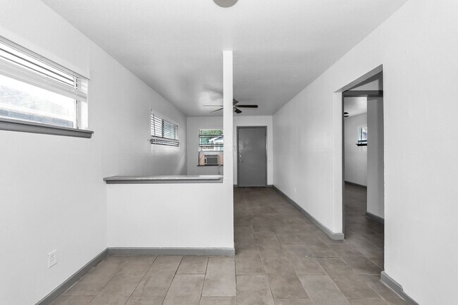 4203 Hirsch Rd Unit 11