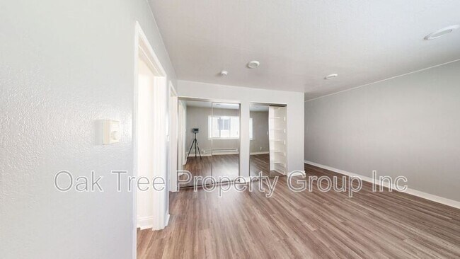 Photo - 406 Van Buren Ave