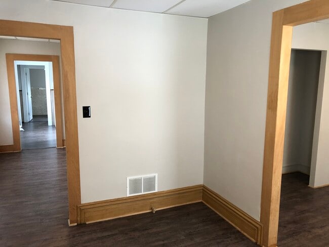 Photo - 1579 E 32nd St Unit Up