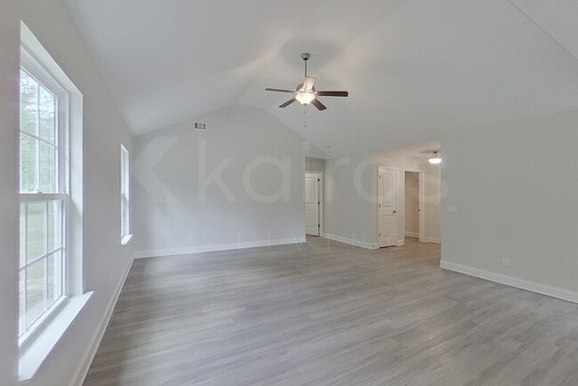 Photo - 223 Western Red Cedar Dr