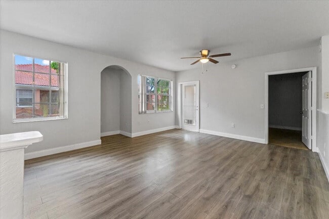 Photo - 2301 Belmont Ln Unit 2301