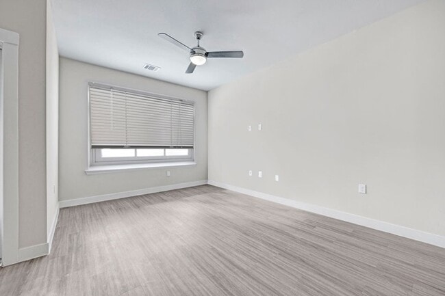 Photo - Brightleaf at Lakeline