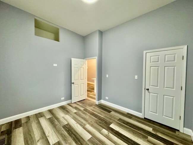 3756 S Paulina St Unit 1 R