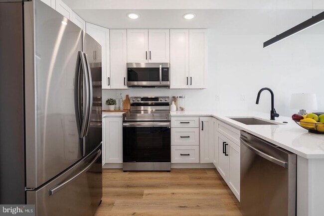 Photo - 3106 Clifford St