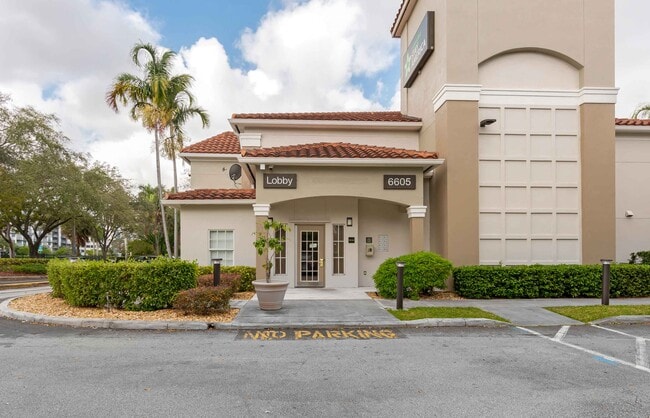 Photo - Furnished Studio-Miami - Airport - Blue La...
