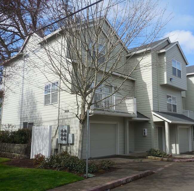 2 Bedroom Townhouse ~ Close to Campus - 2 Bedroom Townhouse ~ Close to Campus