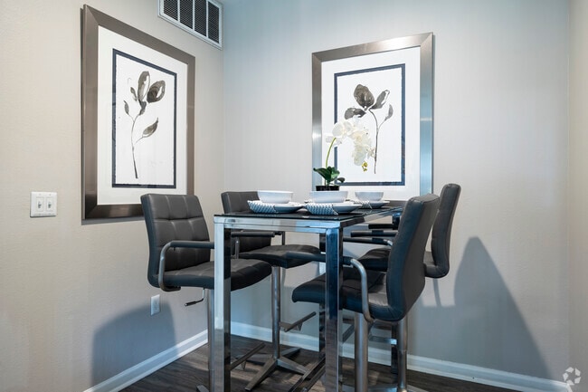 1BR/1BA, 656 - Dining - Eagle Crest