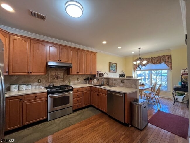 Photo - 43 Georgetown Ct