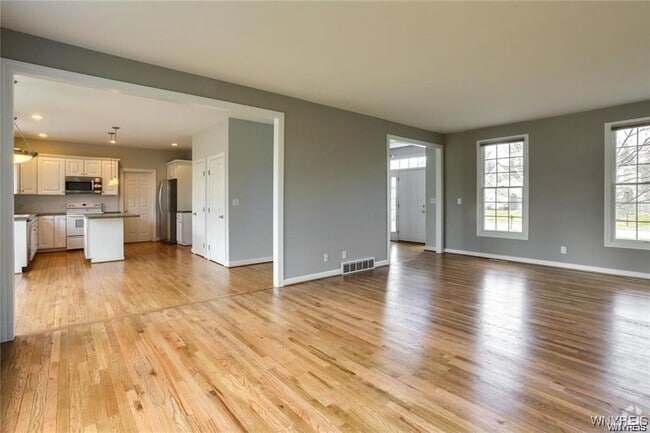 Building Photo - 5558 Martha's Vineyard Rental