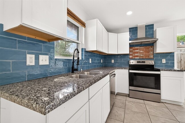 Building Photo - 29311 Raestone St
