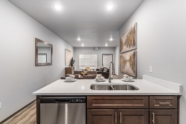 Photo - River City Apartments