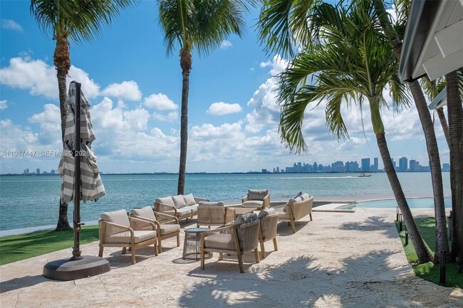 Photo - 1365 Bay Terrace