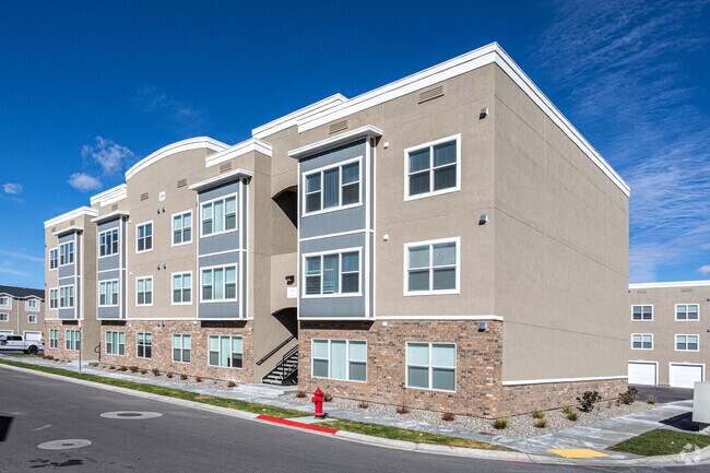 Colony Farms - Colony Farms Apartments