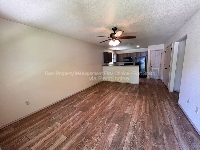 Photo - 318 S 12th St