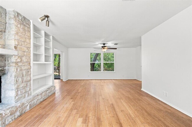 10010 Wildflower Ln