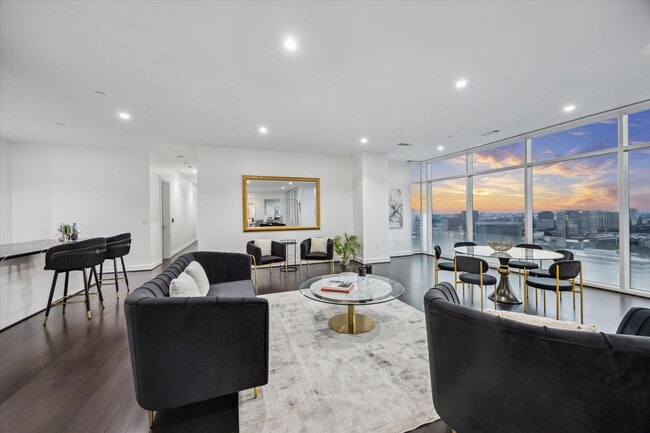 Building Photo - 4521 San Felipe St Unit 2304