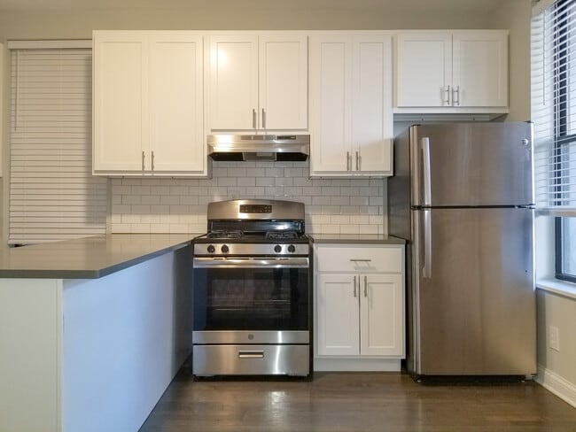 Photo - 2730 N Wayne Ave Unidad 2