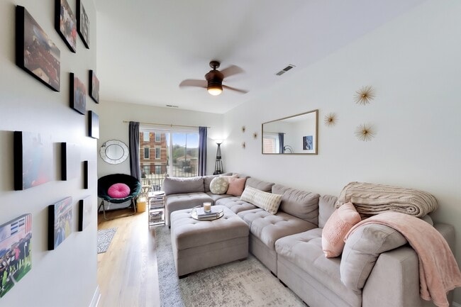 Photo - 1346 W Cullerton St